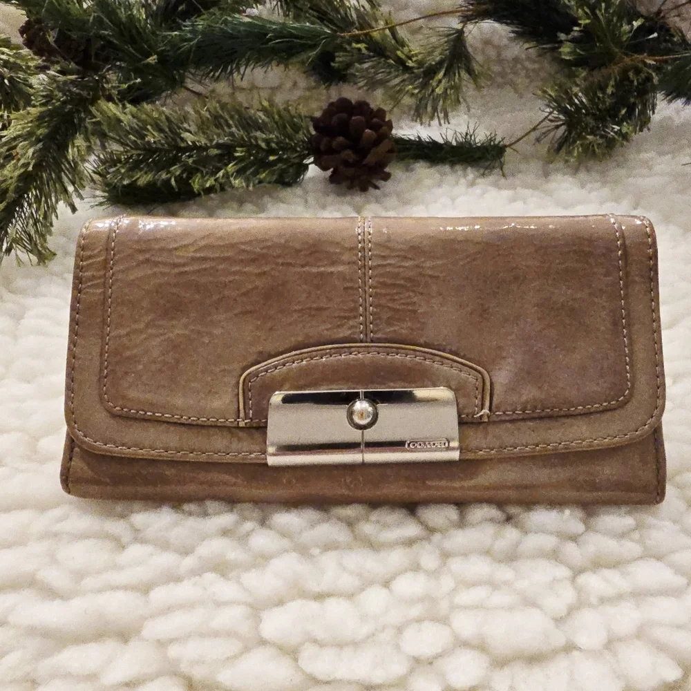 Vintage Coach Patent Leather Wallet